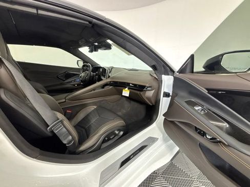Used 2024 Chevrolet Corvette Stingray Premium Cpe w/ Z51 Performance Package RWD image 23