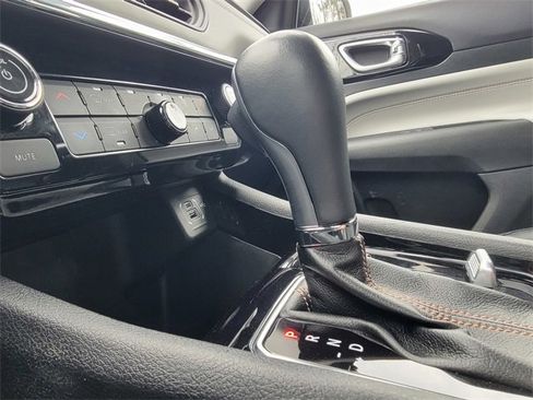 Certified 2022 Jeep Compass Limited image 30