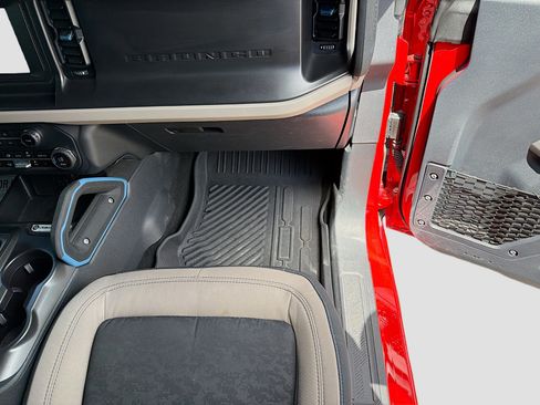 Used 2023 Ford Bronco Wildtrak image 16