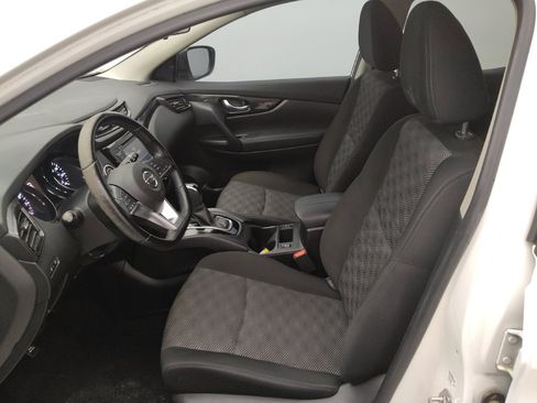 Used 2021 Nissan Rogue Sport SV FWD image 17