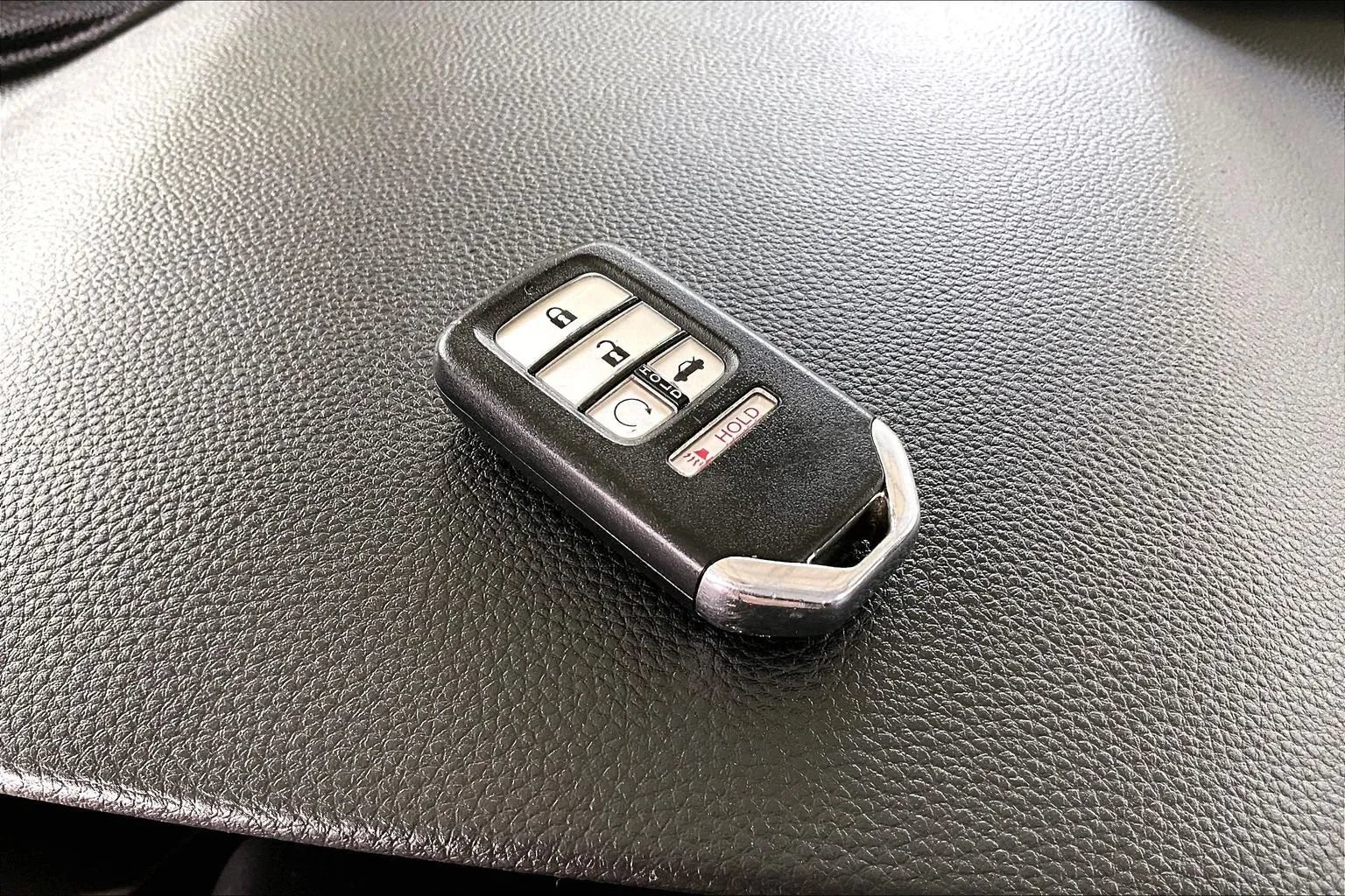 Used 2018 Honda Accord Touring image 32