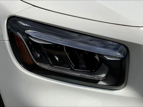 Used 2025 Mercedes-Benz GLB 250 image 18