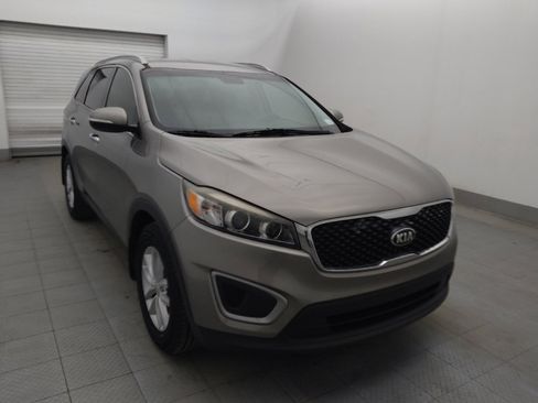 Used 2018 Kia Sorento LX image 13