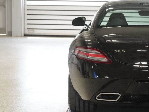 Used 2011 Mercedes-Benz SLS AMG Coupe image 11