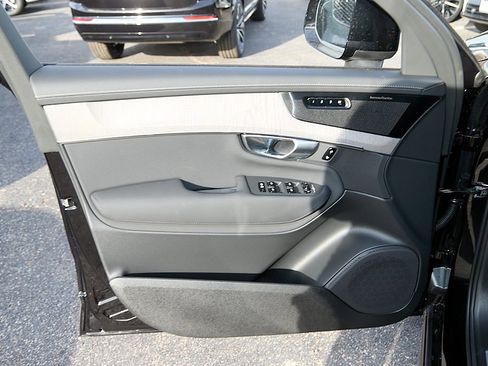 New 2026 Volvo XC90 B6 Ultra w/ Protection Package image 10