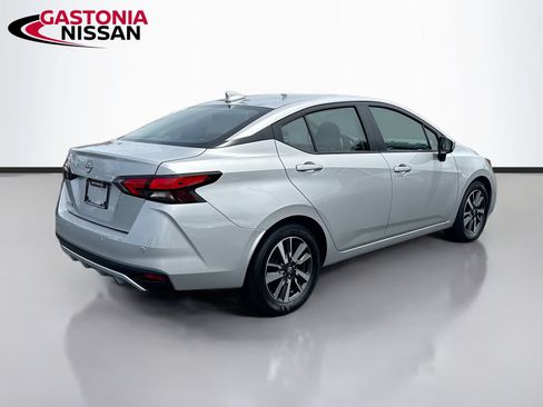 Used 2025 Nissan Versa SV FWD image 9