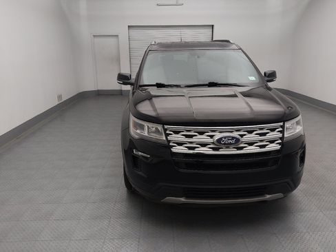 Used 2018 Ford Explorer XLT w/ Equipment Group 201A FWD image 14