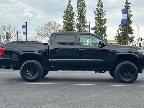 Used 2022 Toyota Tacoma SR image 8