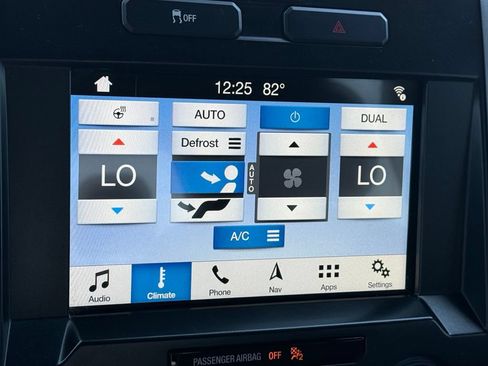 Used 2016 Ford F150 Lariat w/ Equipment Group 502A Luxury AWD/4WD image 17