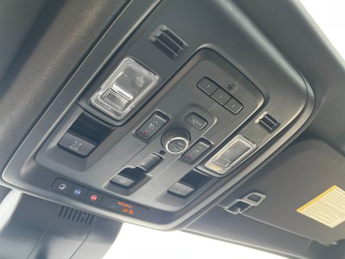 Used 2023 Chevrolet Suburban High Country image 26