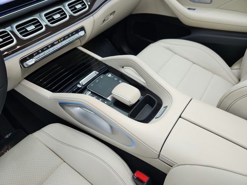 Used 2024 Mercedes-Benz GLE 350 4MATIC image 11
