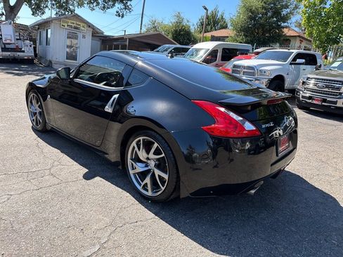 Used 2013 Nissan 370Z Touring w/ Sport Pkg RWD image 11