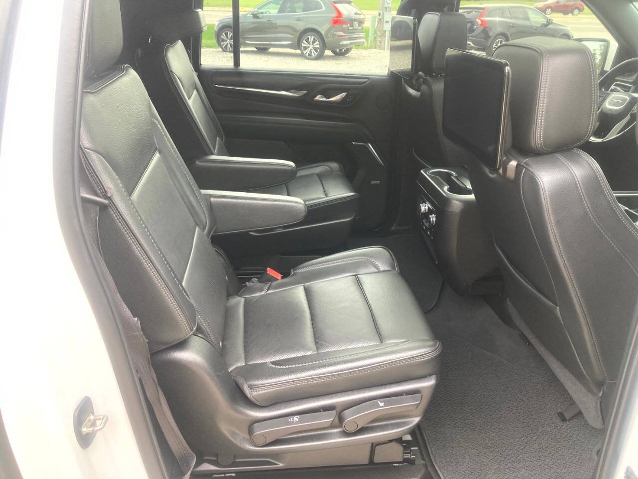 Used 2021 GMC Yukon XL Denali w/ Denali Ultimate Package AWD/4WD image 13