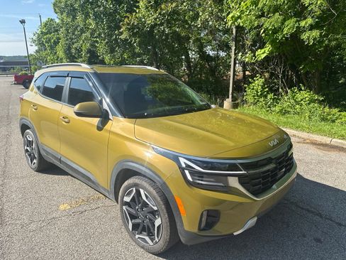 Used 2024 Kia Seltos SX w/ SX Sunroof Package AWD/4WD image 7