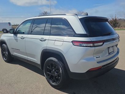 Used 2025 Jeep Grand Cherokee Altitude