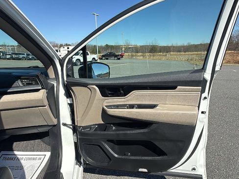 Used 2023 Honda Odyssey Touring image 17
