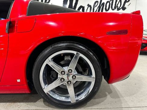 Used 2007 Chevrolet Corvette Coupe w/ Preferred Equipment Group RWD image 20