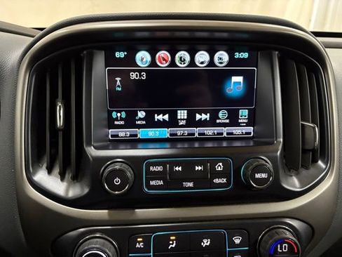 Used 2018 Chevrolet Colorado Z71 AWD/4WD image 30
