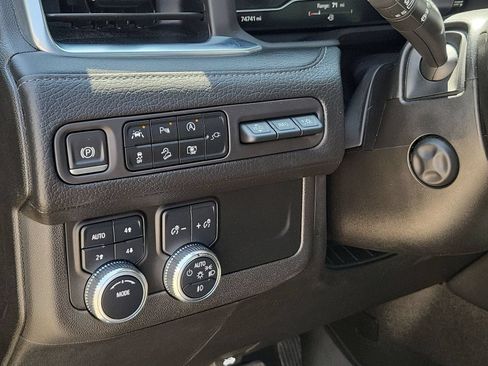 Used 2022 GMC Yukon Denali AWD/4WD image 18