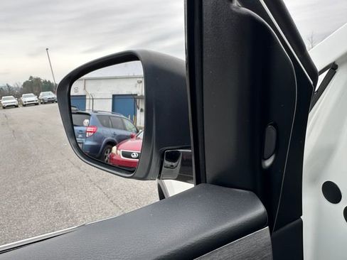 Used 2019 Nissan Murano S image 16