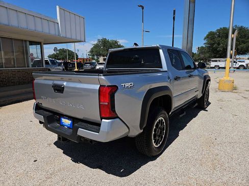 Used 2026 Toyota Tacoma TRD Off-Road AWD/4WD image 8