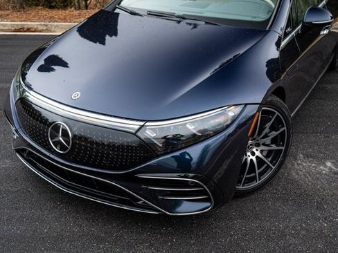 Used 2022 Mercedes-Benz EQS 580 580 image 2