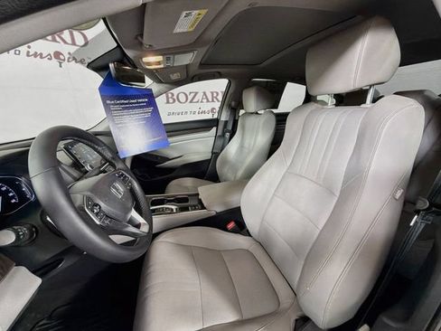 Used 2018 Honda Accord Touring image 25