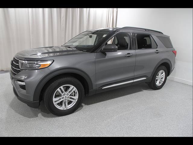 Certified 2023 Ford Explorer XLT w/ Equipment Group 202A AWD/4WD image 3