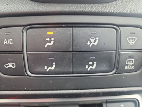 Used 2022 GMC Terrain SLE image 26