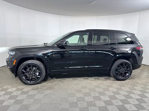 Used 2023 Jeep Grand Cherokee 30th Anniversary image 6