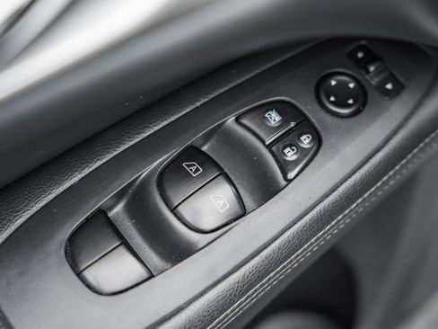 Used 2018 Nissan Pathfinder SL w/ Cargo Package image 39