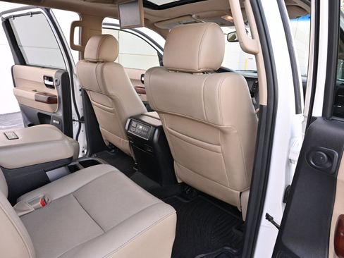 Used 2014 Toyota Sequoia Platinum image 14