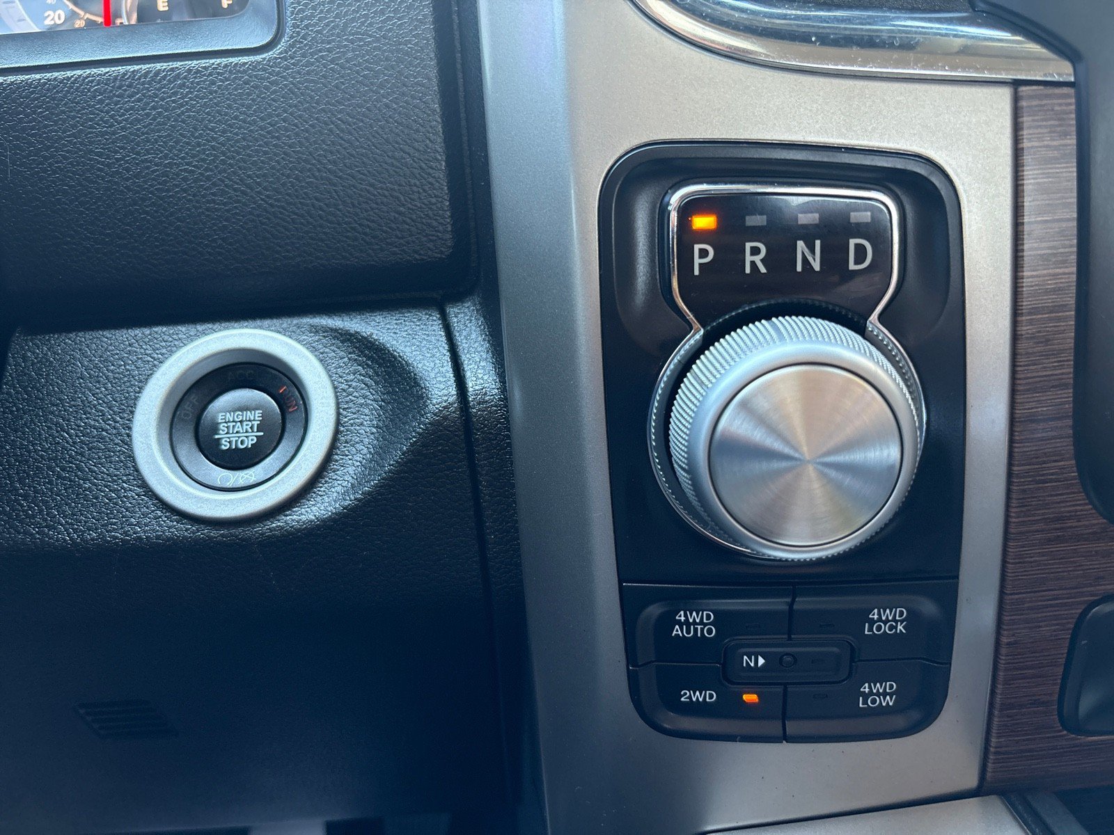 Used 2017 RAM 1500 Laramie w/ Convenience Group AWD/4WD image 19