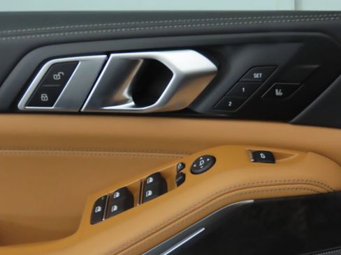 Used 2026 BMW X5 xDrive40i w/ M Sport Package image 25