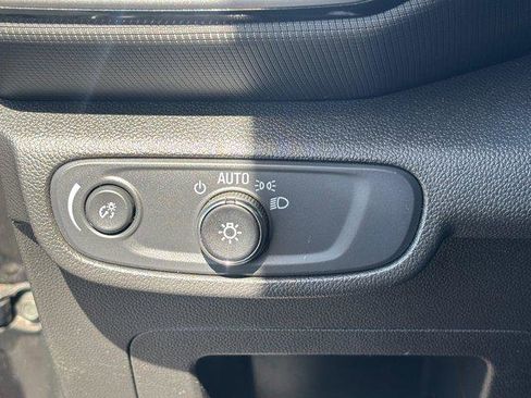 Used 2023 Chevrolet TrailBlazer LS image 30