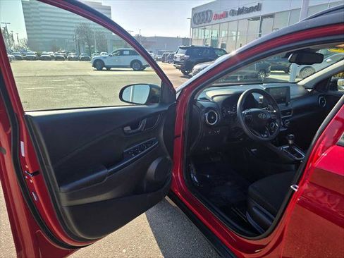 Used 2022 Hyundai Kona SEL image 21