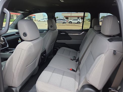 New 2026 GMC Acadia Elevation image 8