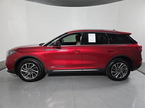 Certified 2022 Lincoln Corsair Standard w/ Equipment Group 101A image 7