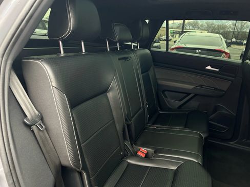 Used 2022 Volkswagen Atlas Cross Sport SEL R-Line image 33