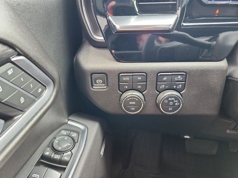 Used 2025 Chevrolet Silverado 2500 LTZ w/ Trail Boss Package AWD/4WD image 23