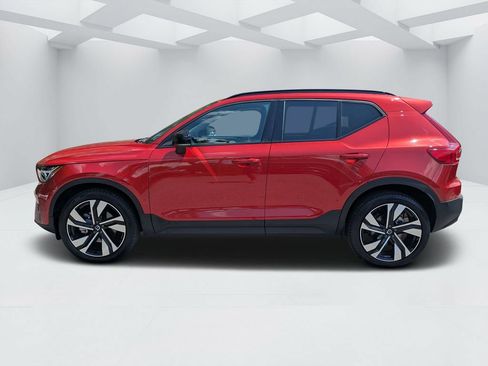 Used 2025 Volvo XC40 B5 Plus AWD/4WD image 5