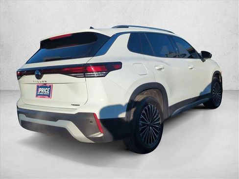 Used 2025 Volkswagen Tiguan S image 5