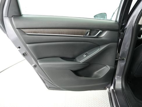 Used 2018 Honda Accord EX-L image 37