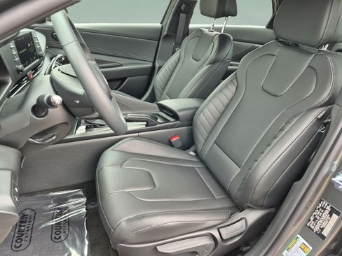 New 2026 Hyundai Elantra SEL Sport FWD image 18