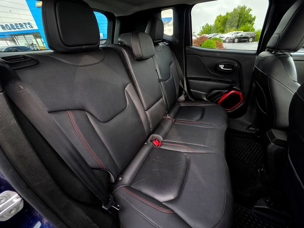 Used 2017 Jeep Renegade Trailhawk w/ Premium Trailhawk Package AWD/4WD image 49