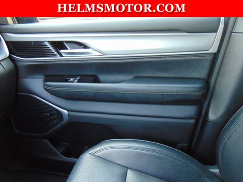 Certified 2025 Jeep Wagoneer 4DR 4WD image 29