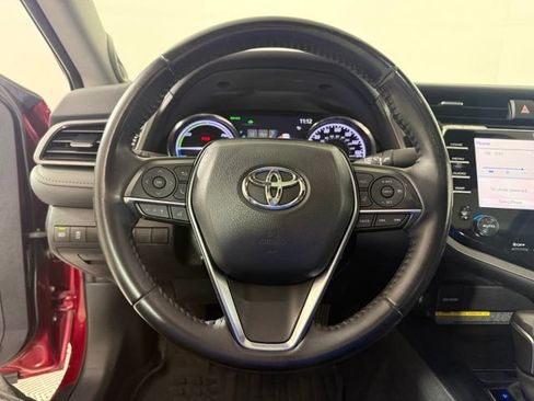 Used 2020 Toyota Camry XLE w/ Sunroof Package FWD image 26
