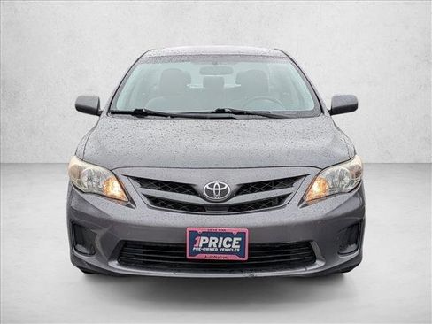 Used 2011 Toyota Corolla LE image 2