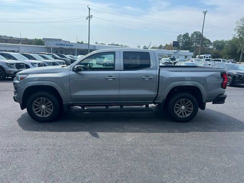 Used 2025 Chevrolet Colorado LT RWD image 17