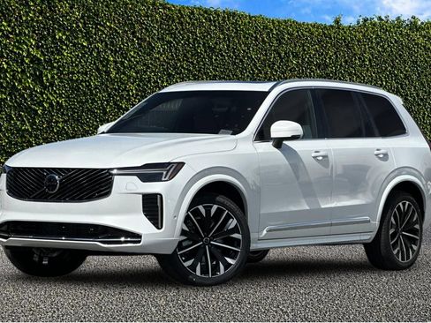 New 2026 Volvo XC90 B5 Plus w/ Protection Package AWD/4WD image 2